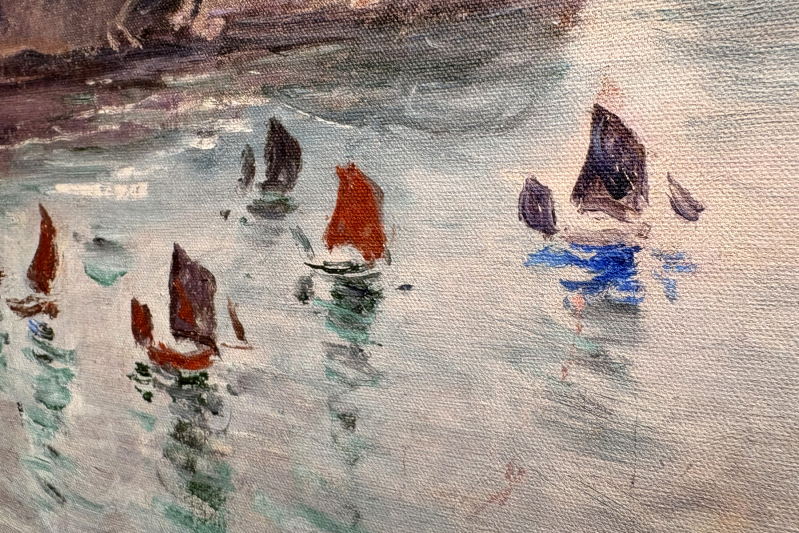 Etretat, Porte d'Aval: Fishing Boats Leaving the Port - Claude Monet