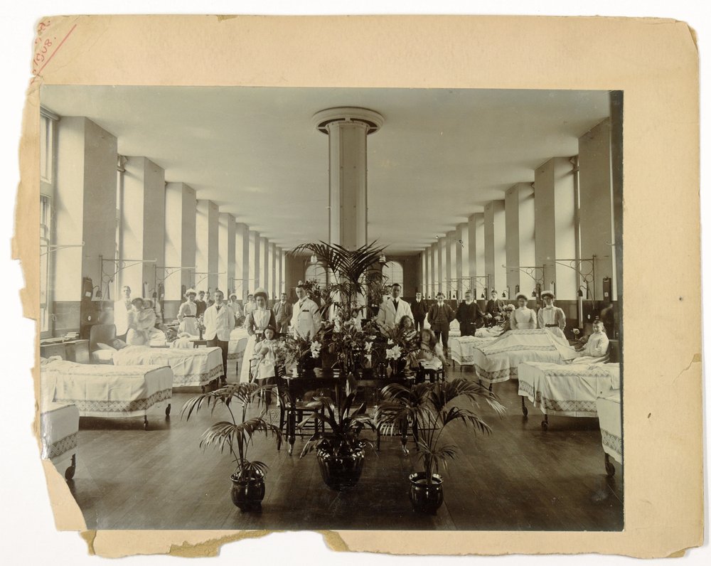 A Ward at St. Thomas Hospital, 1908 by English Photographer