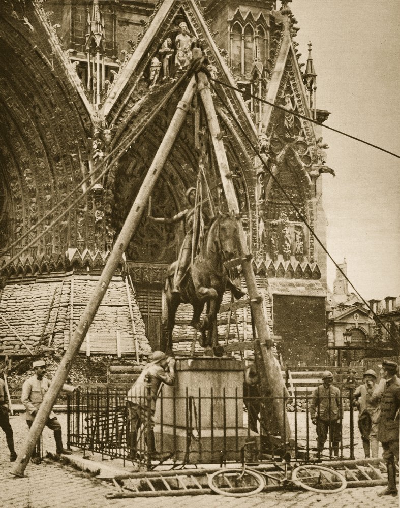 Reims Cathedral, securing bronze statue