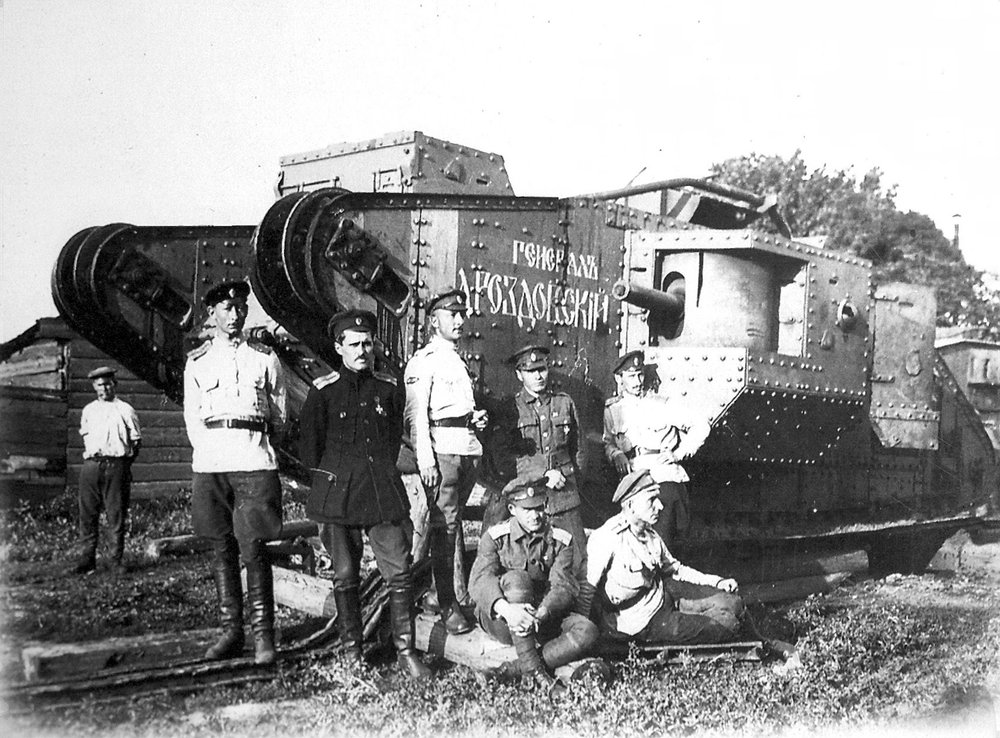 Soldiers of the Volunteer Army before the tank General Drozdovsky