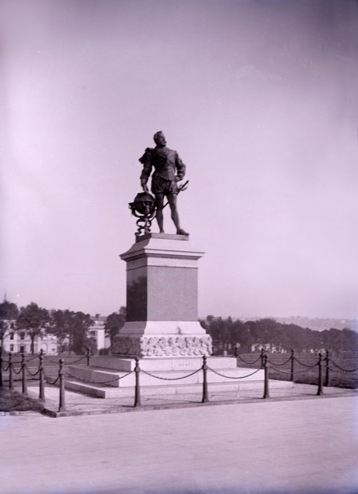 Statue of Francis Drake at Plymouth in Devon by Unbekannt