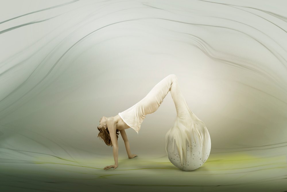 Graceful Organic Form by Christine von Diepenbroek