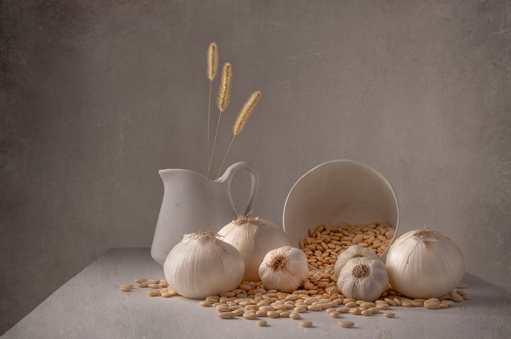 Garlic and White Beans by Margareth Perfoncio