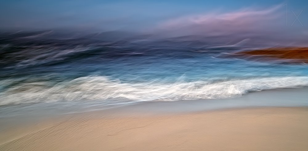 Dreamy Ocean Waves by Santiago Pascual Buye