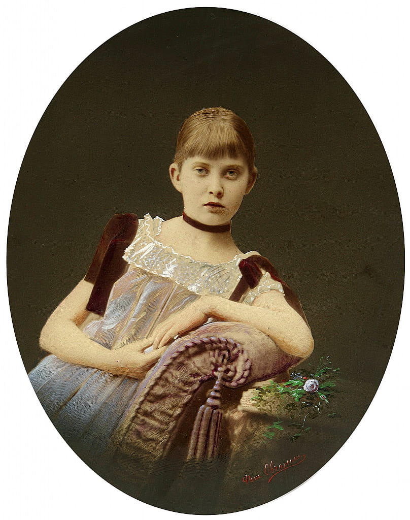 Portrait of a girl, late 19th century.