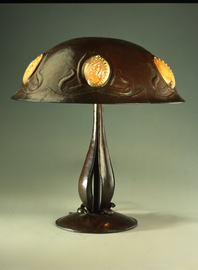 Abalone shell hot sale lamp