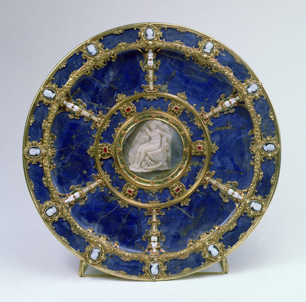 Plate with a Cameo depicting Leda and the Swan