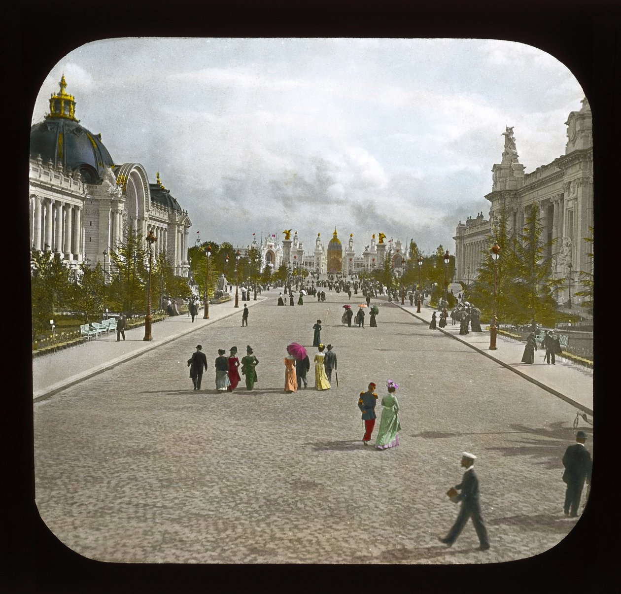 Paris Exposition: Avenue Nicholas II, 1900 by French Photographer