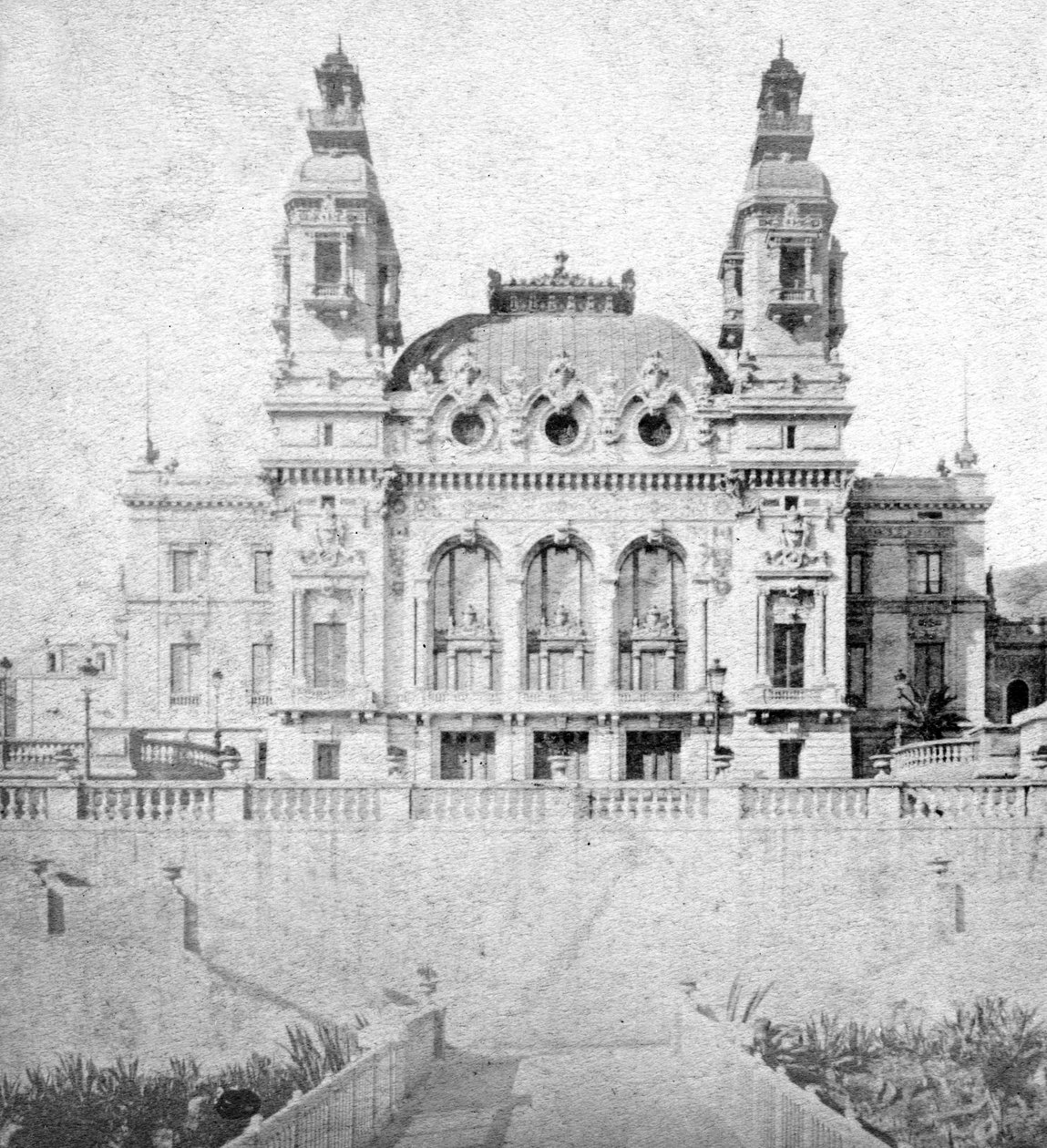 The casino at Monte Carlo, Monaco by Alfredo Noack
