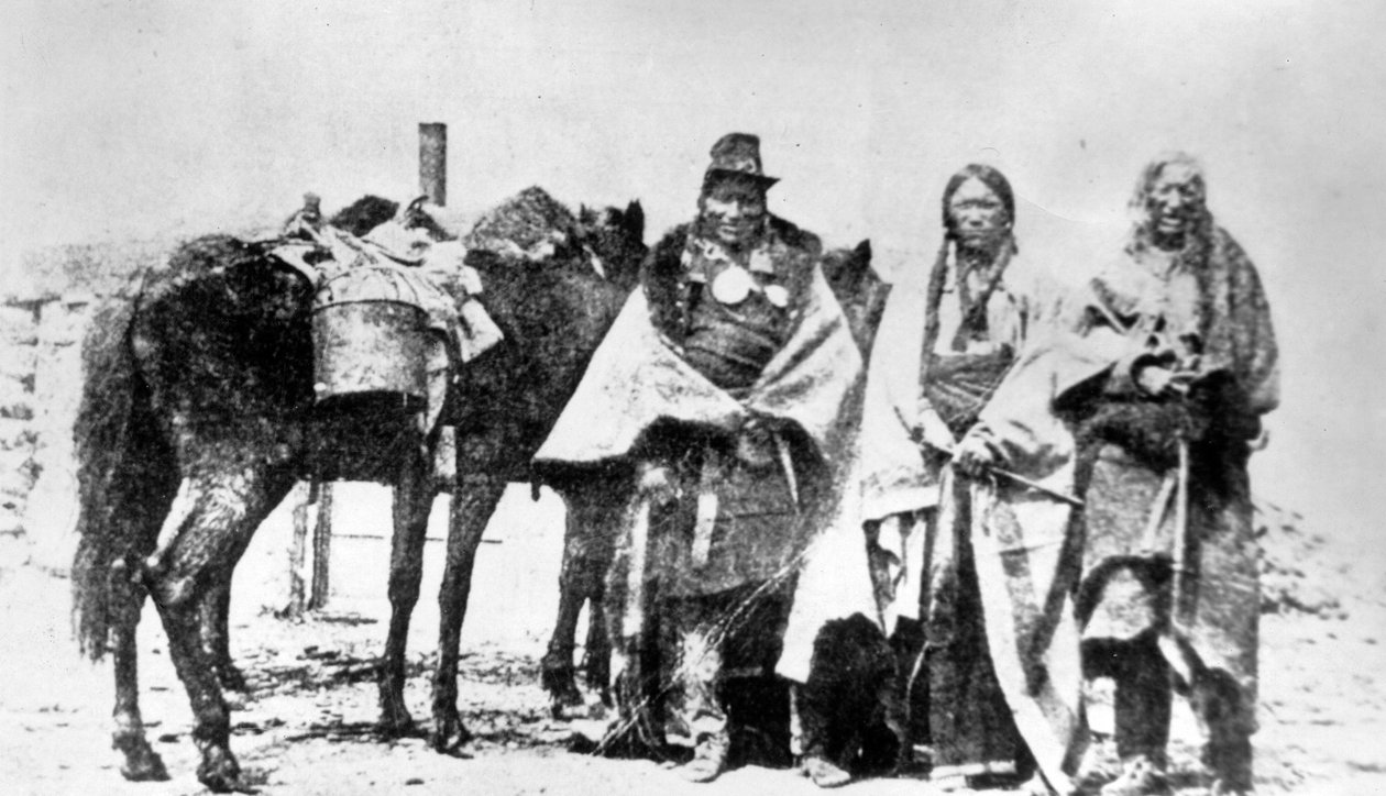 Cheyenne-Häuptlinge als Geiseln von General Custer für die Rückkehr von Mrs. Morgan und Mrs. White von American Photographer