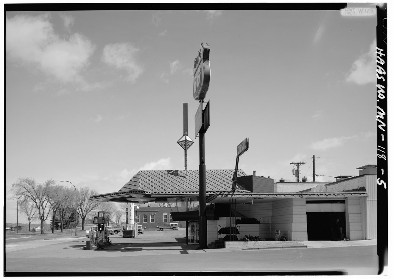 Lindholm Oil Company Service Station, Cloquet, Minnesota by American Photographer