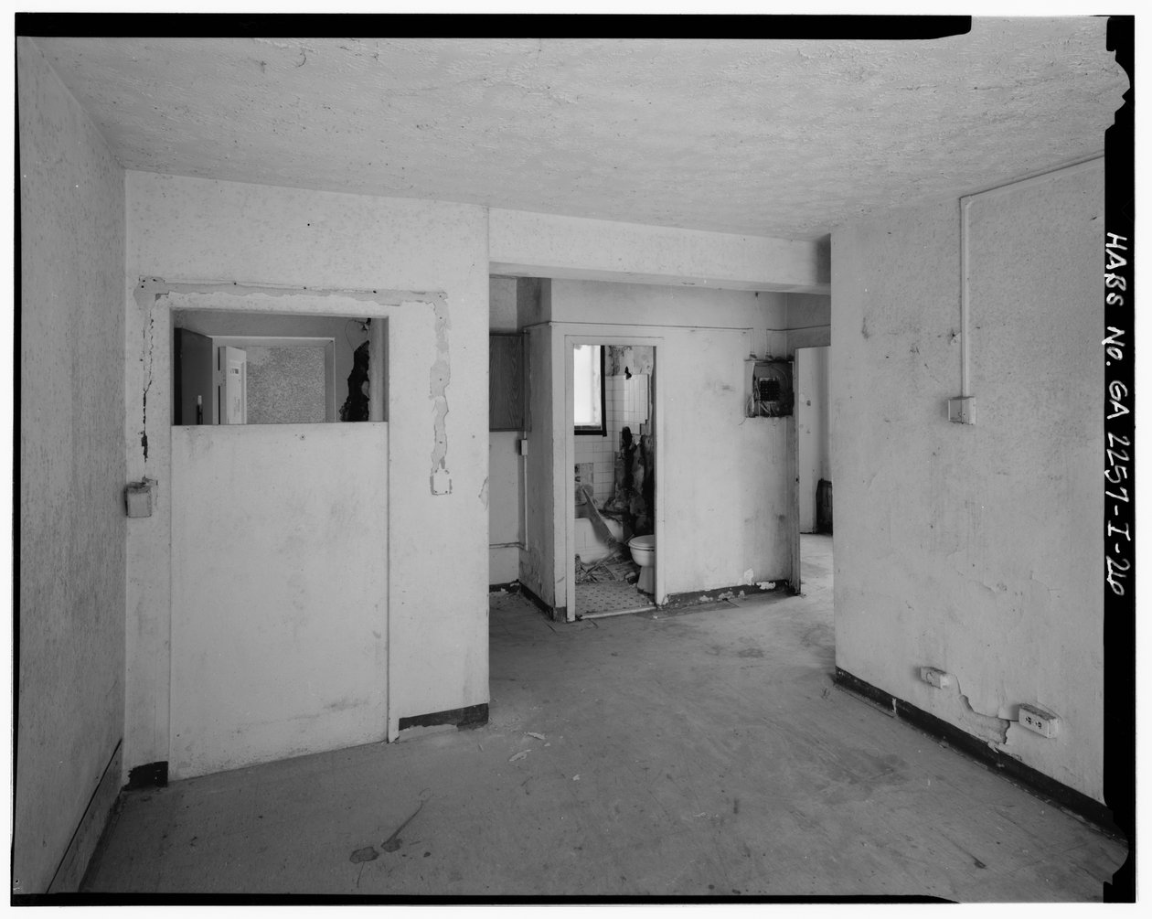 Typical 2-bedroom apartment with laundry hookup, Techwood Homes, Building No. 6, Atlanta, Fulton County, GA by American Photographer