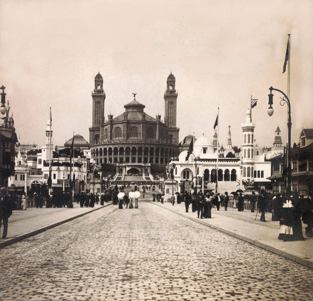 Universal Exposition of 1900 in Paris: Le Trocadero - Private collection by Anonymous Anonymous