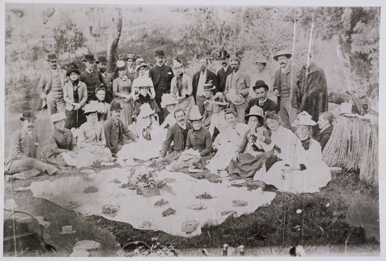 William Lawrence Bragg (1890-1971) and His Family in Australia, Late ...