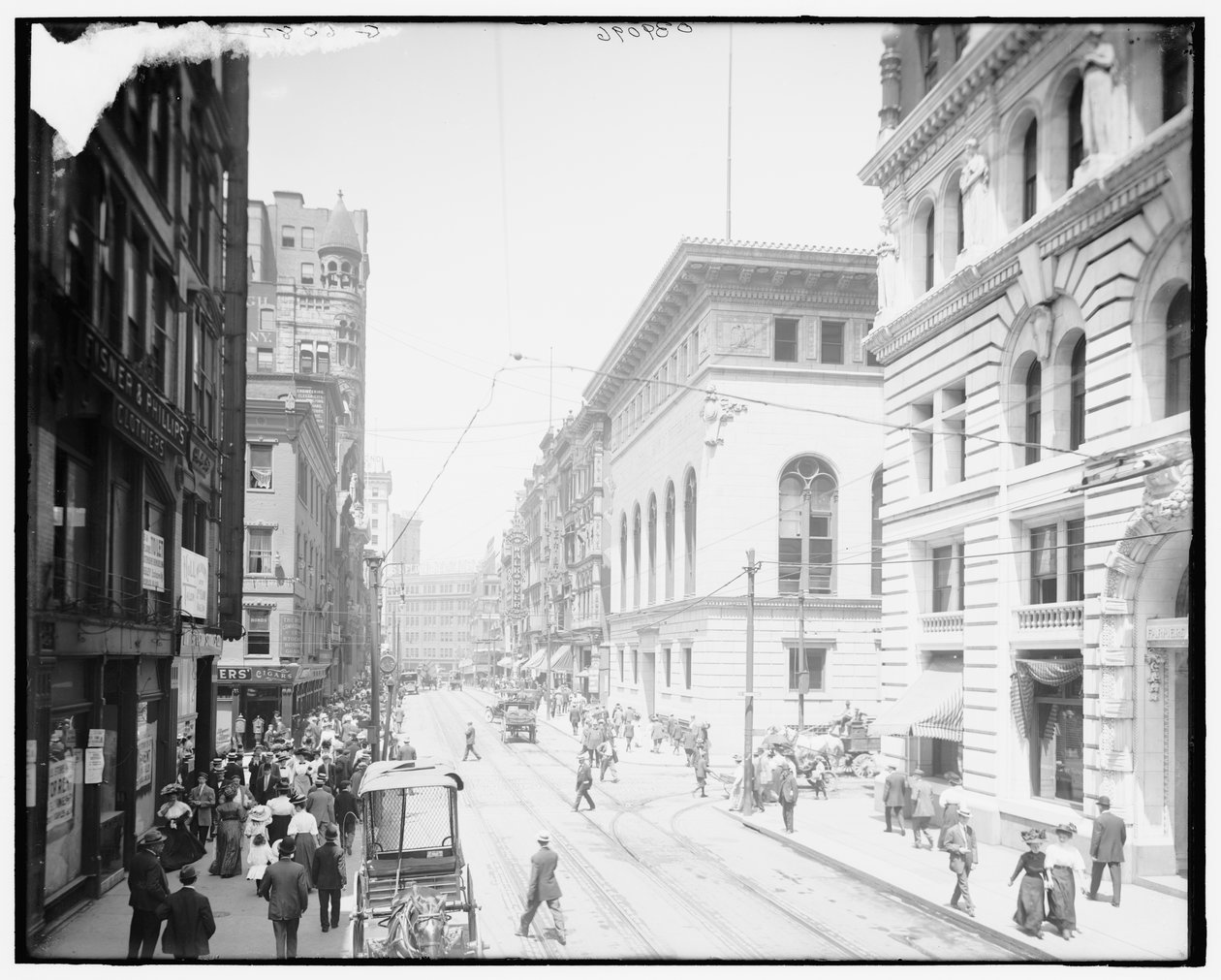 Corner of Fifth Avenue and Wood Street, Pittsburgh, Pa. by Detroit Publishing Co.