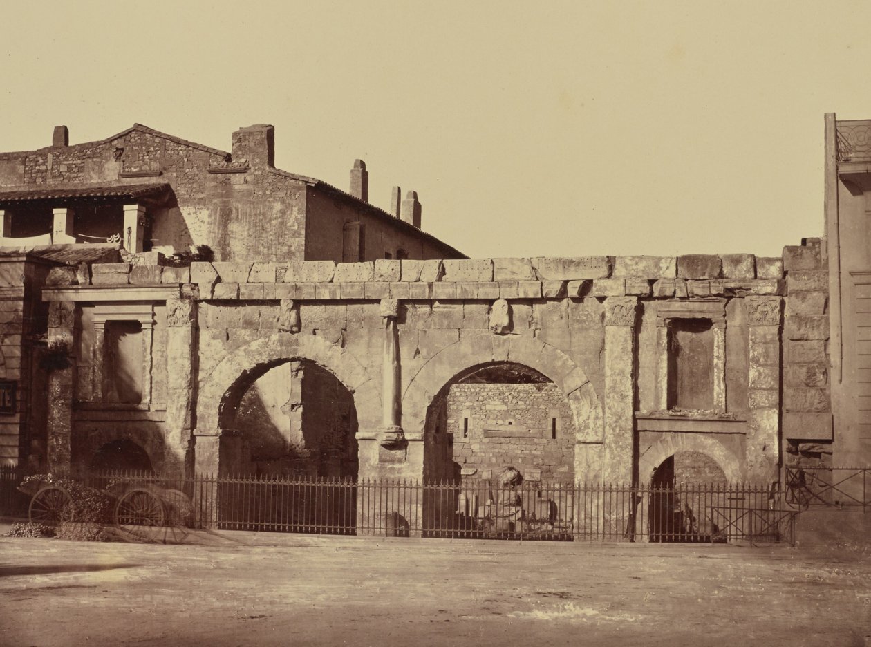 Nimes. Porte d