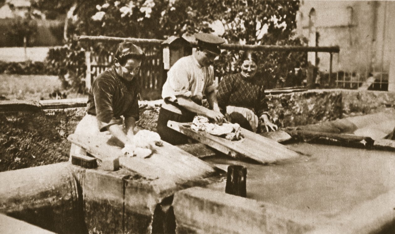 Our exchanged prisoners from Germany transferred to Switzerland: at Chateau d