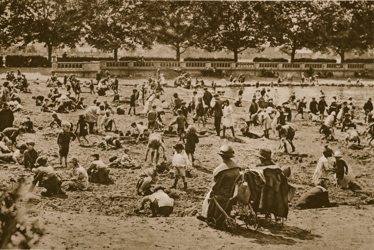 The beach without a sea: building sand-castles, Bishops Park by English Photographer