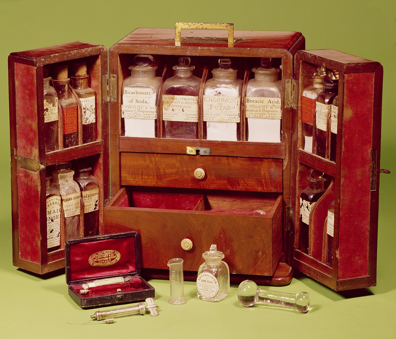 Medical chest by the Dinneford Family Chemist by English School