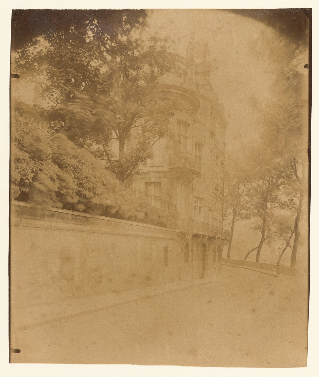 Hôtel Lambert, Île Saint-Louis by Eugène Atget