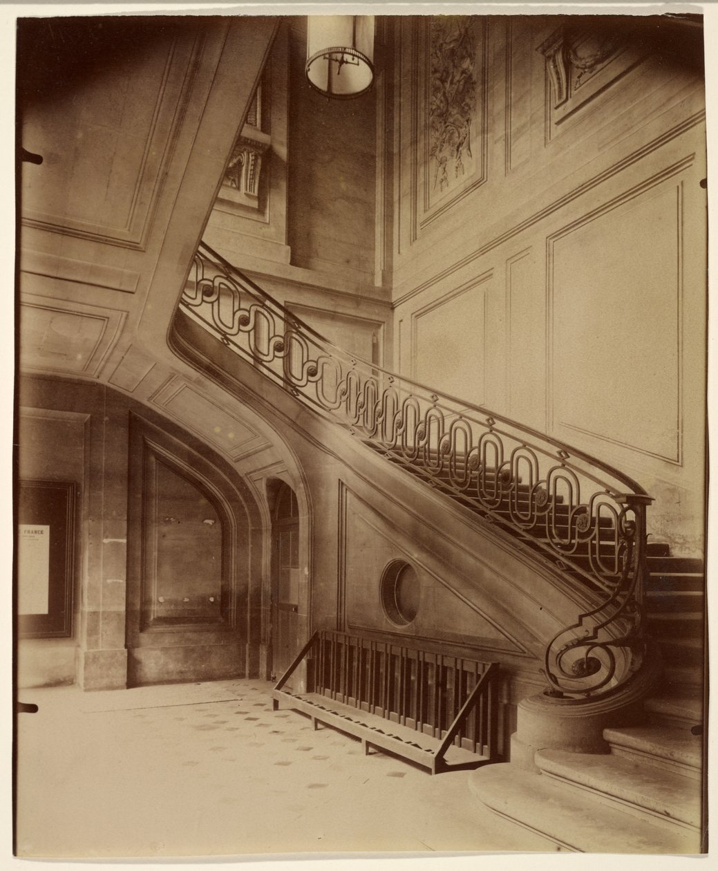 Hôtel de Fleury, 28 Rue des Saints-Pères by Eugène Atget