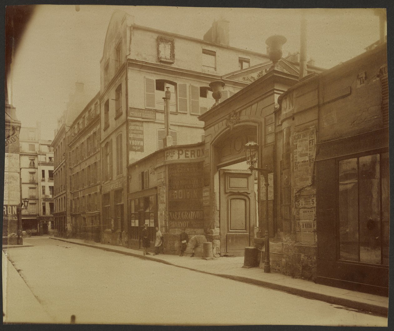 Hôtel de Montmorency, 5 Rue de Montmorency by Eugène Atget