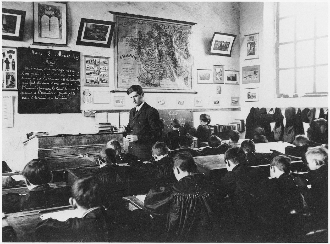 Class in a primary school, Orme, 2nd March 1909 by French Photographer