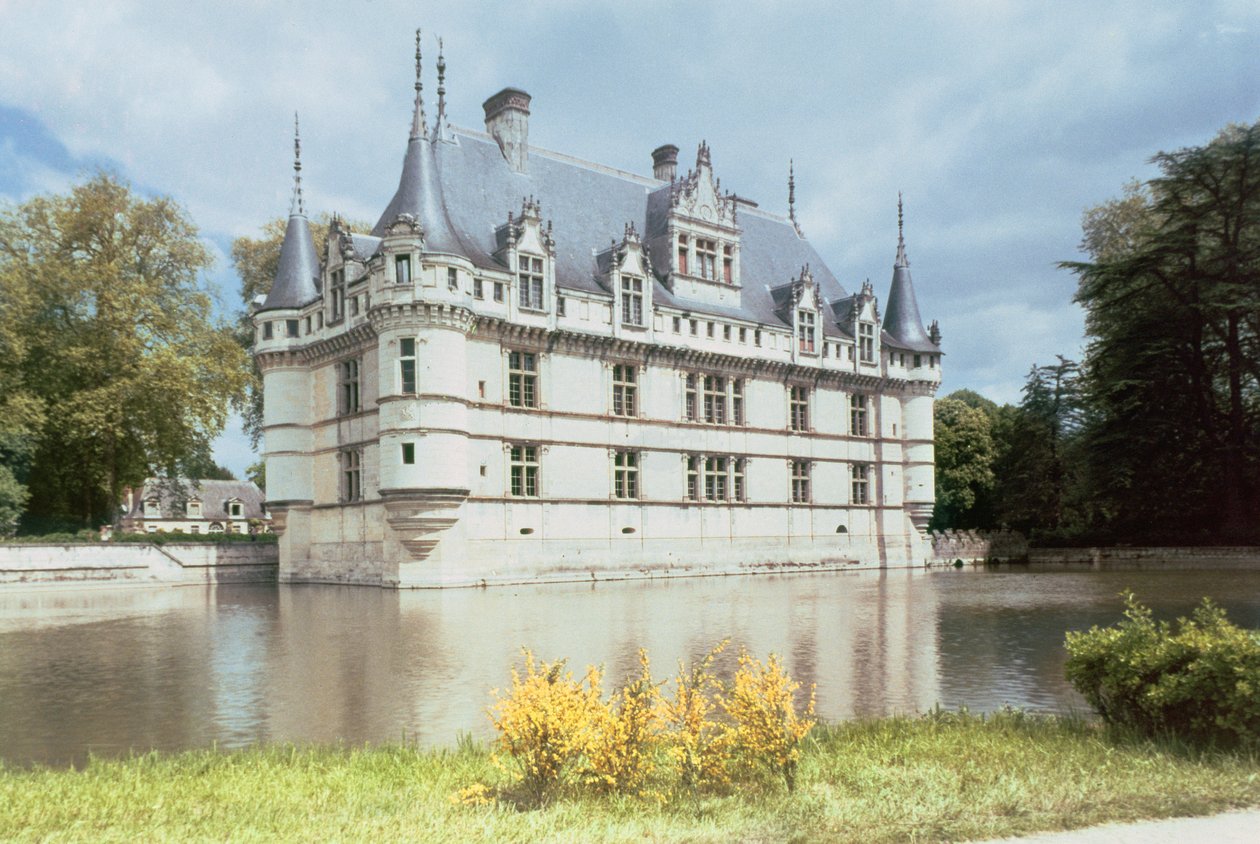 Exterior view of the Chateau d'Azay-le-Rideau, built for Gilles ...