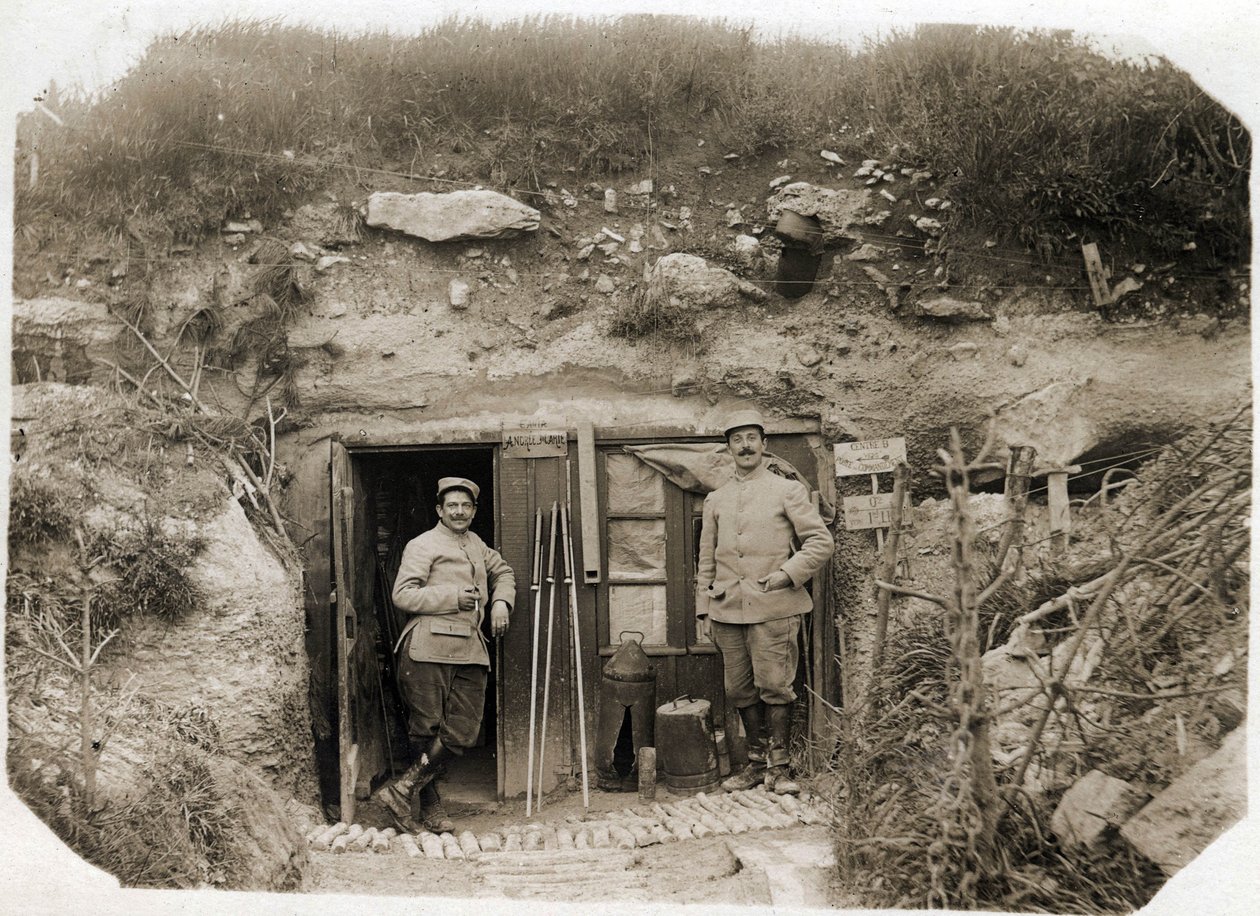 First World War: the command post of Lieutenant De Benedetti, the secretary on the left, the battalion warrant officer on the right. Between them, signal flares, periscope, torpedoes. May 1916 by French Photographer