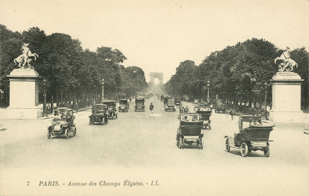 Paris, Avenue des Champs Elysees by French Photographer