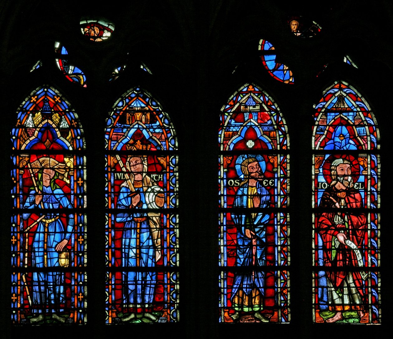 Window w103 depicting the Synagogue, Judith, the prophets Hosea and Joel