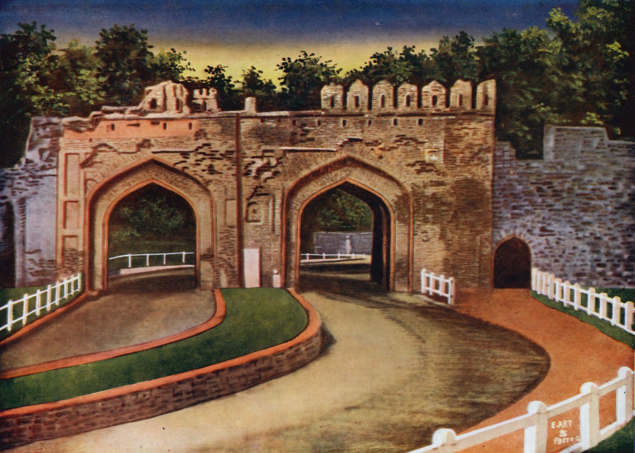 Kashmiri Gate, Delhi by Indian photographer