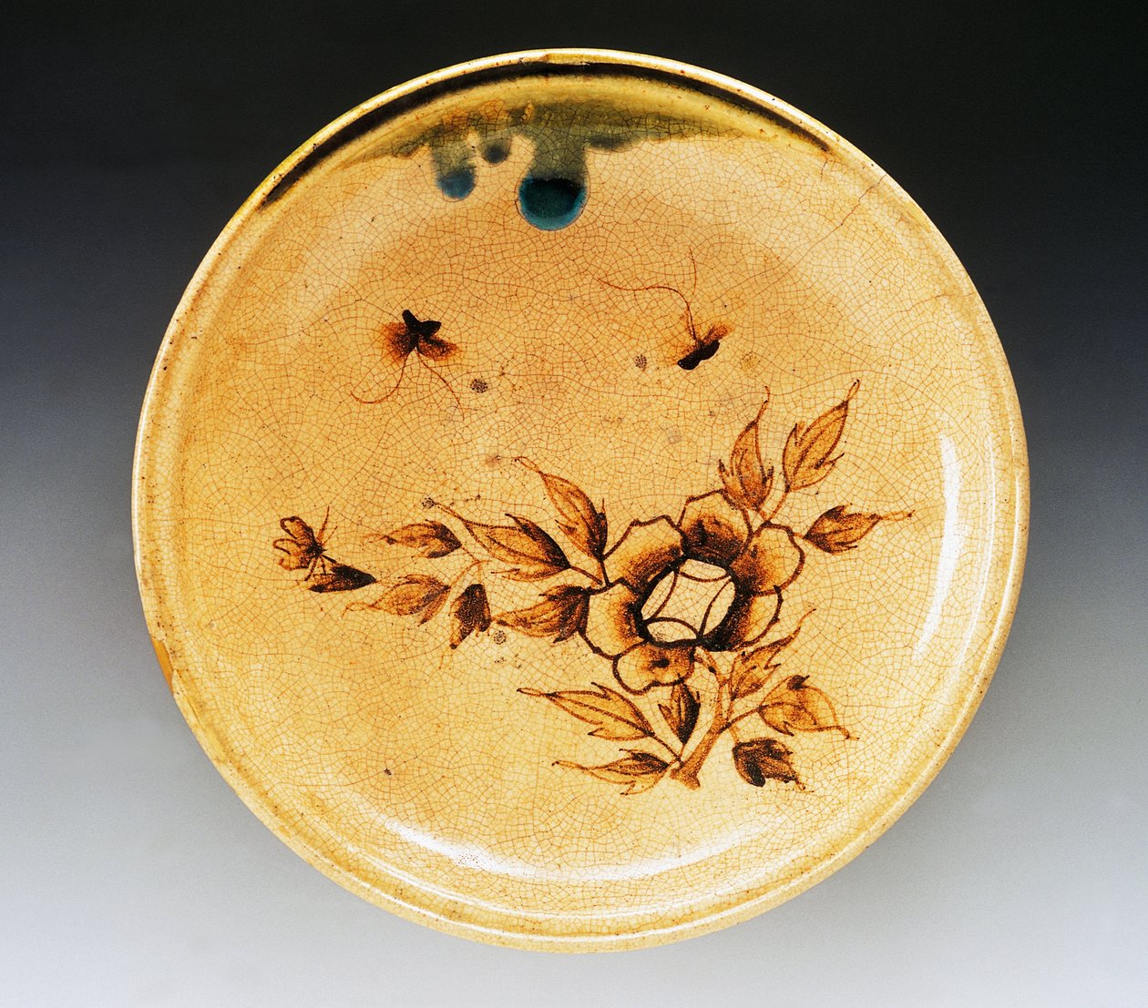 Decorated enamel stoneware tray with two butterflies and peony, late 18th century-early 19th century, Seto manufacture by Japanese School