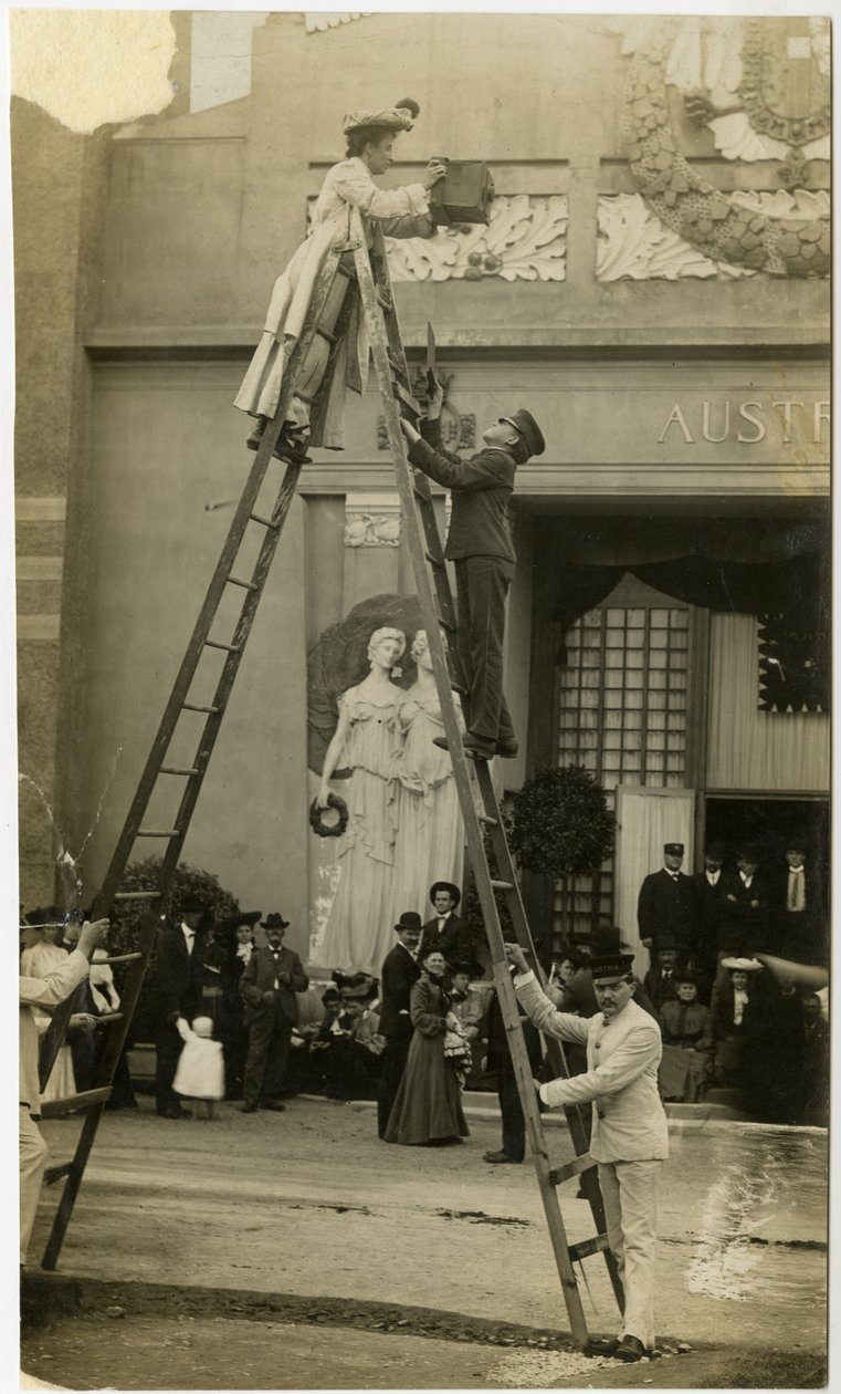 Jessie Tarbox Beals, self-portrait, World's Fair St Louis