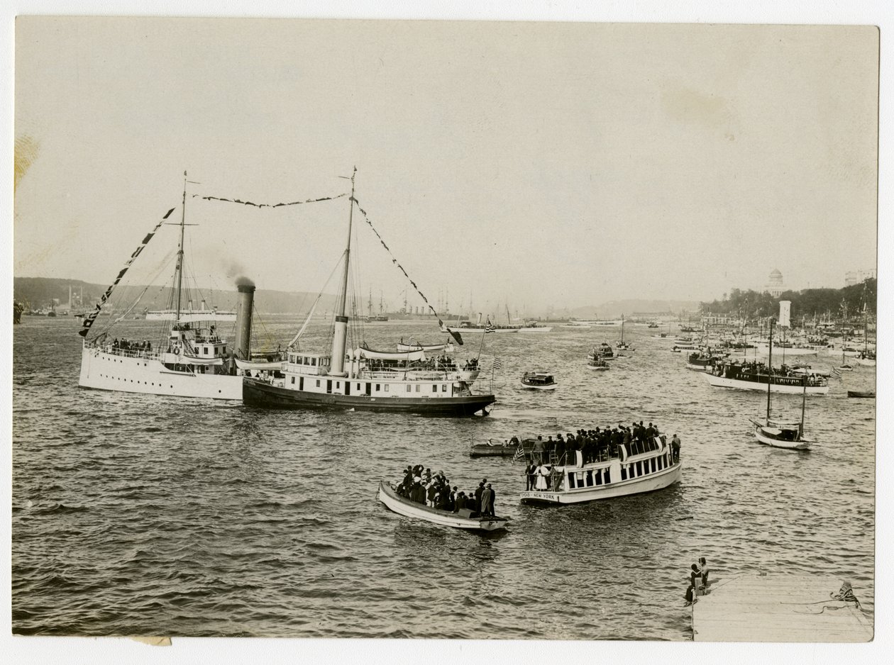 Naval Parade, Sept 25 General view toward Grant