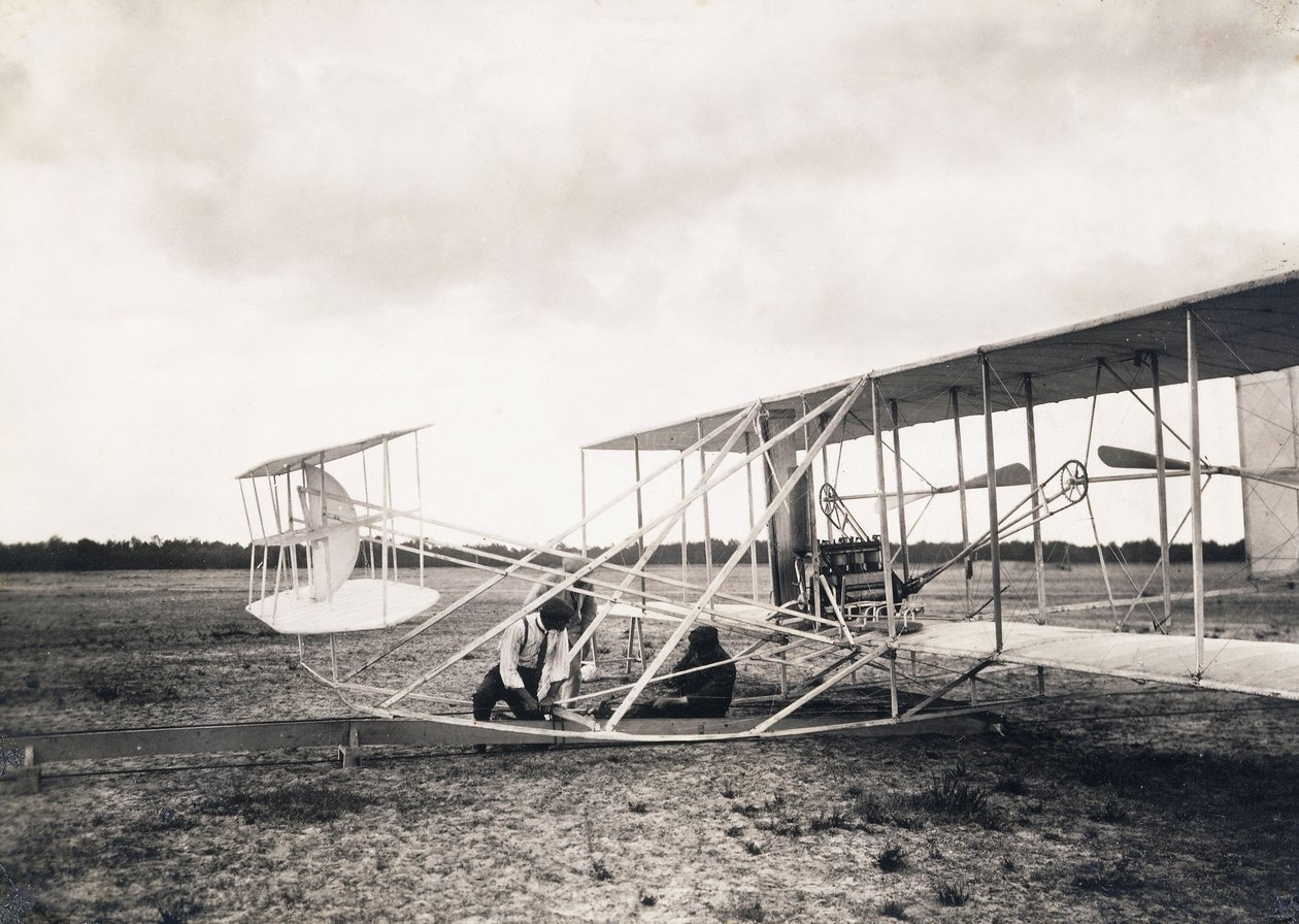 Leon Bollee working on the Wright brothers