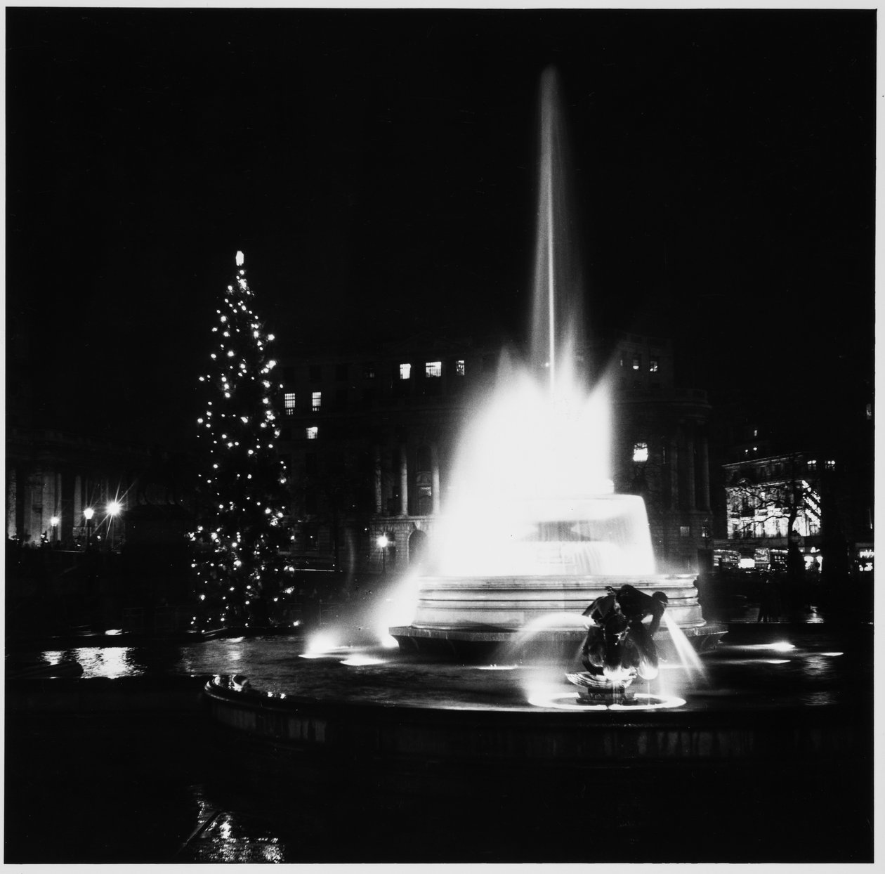 Trafalgar Square, St James, Westminster, City of Westminster, Greater London Authority, UK by Leonard Robin Mattock