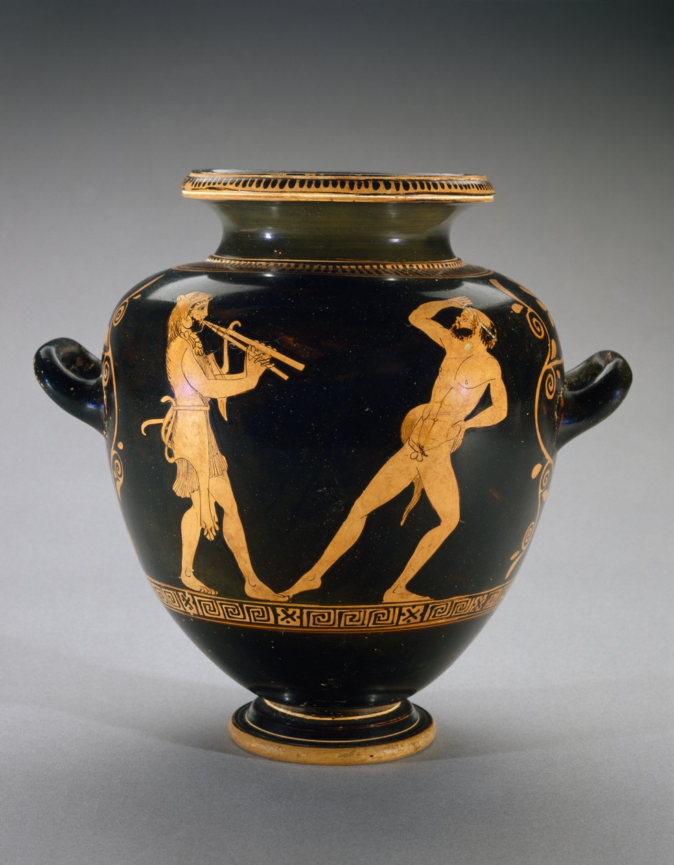 Red-figure Stamnos with scene of Hercules with Satyr, 440-420 BC by Polygnotos Polygnotos