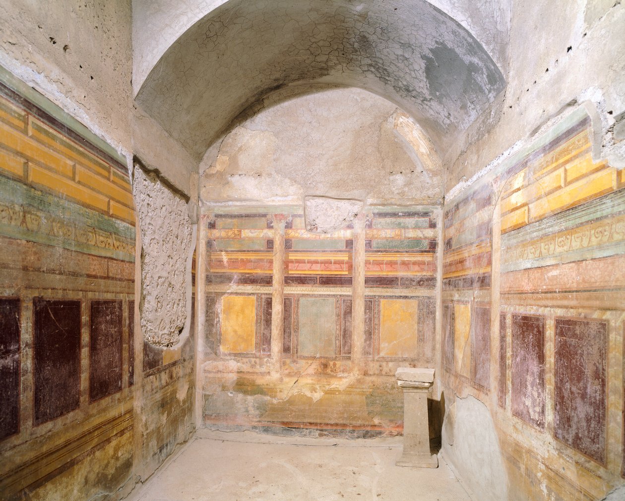 Vault Decorated with Frescoes in Second Pompeian Style, House of Silver Wedding, Pompeii, Campania, Roman Civilization by Roman Roman
