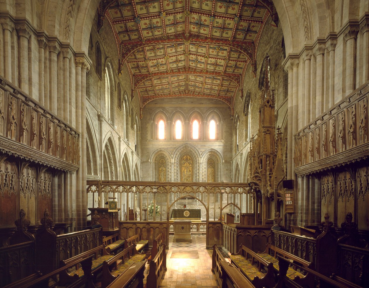 Romanesque art: internal view of the church of Saint David by Romanesque