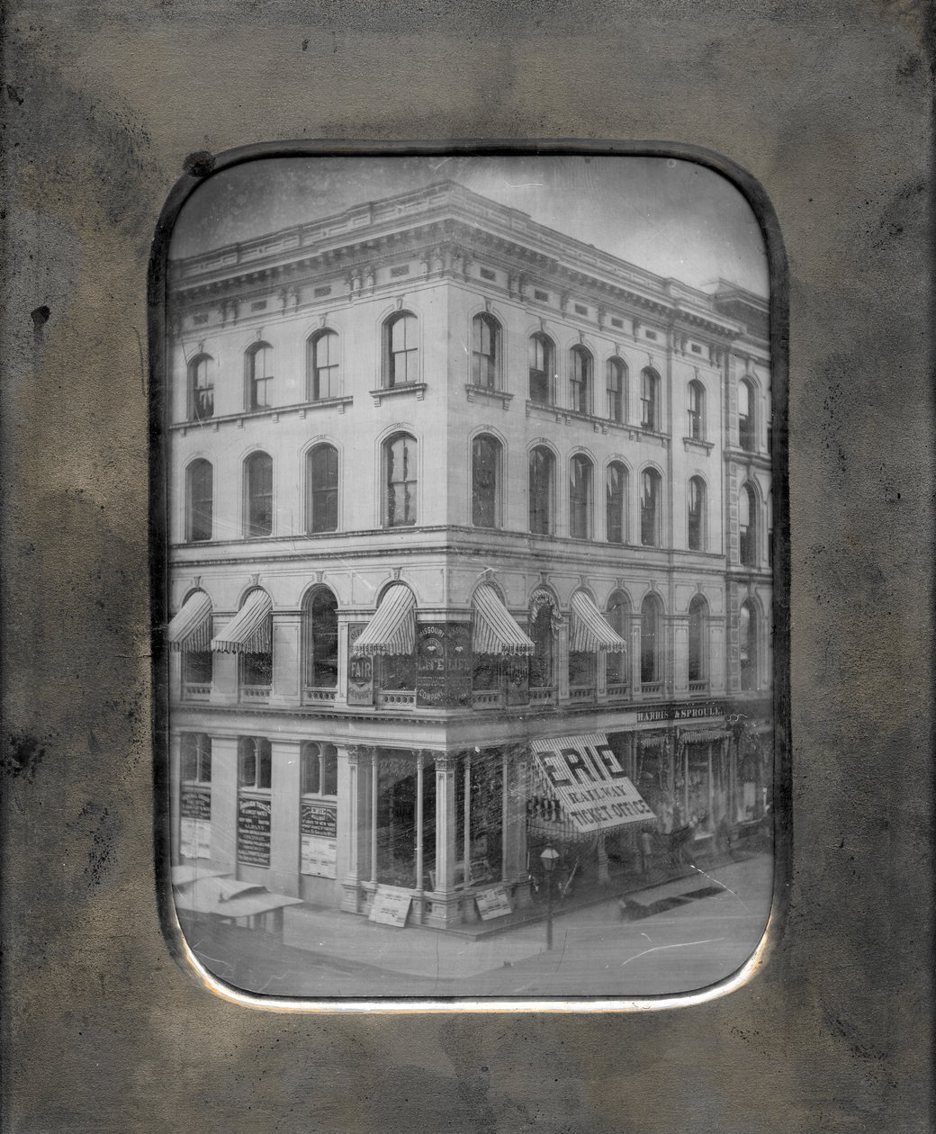 Ann Lucas Hunt Building, Fourth and Olive Streets, Northwest Corner by Thomas M. Easterly