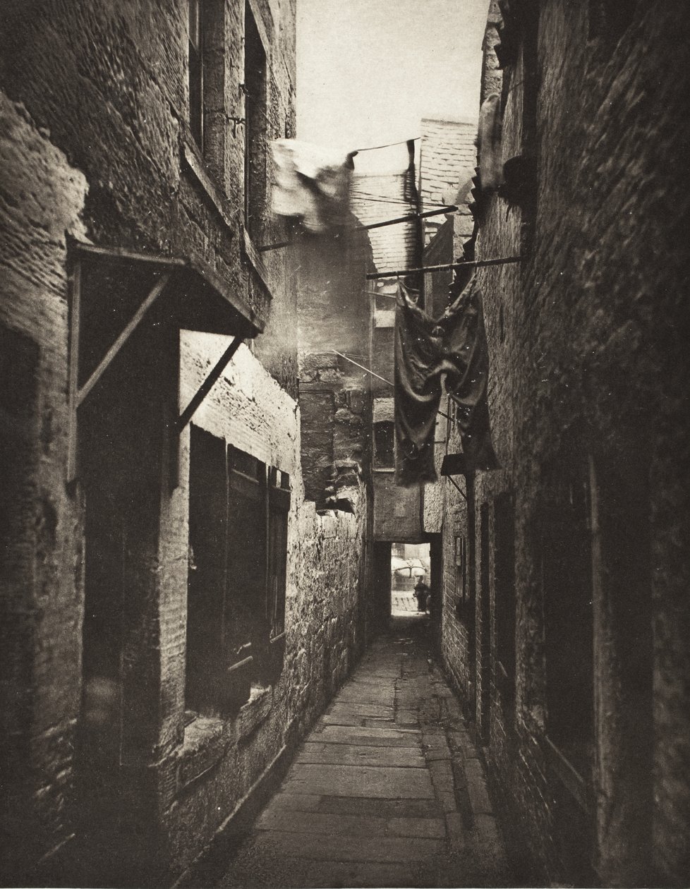 Close No. 101 High Street (#8) by Thomas Annan