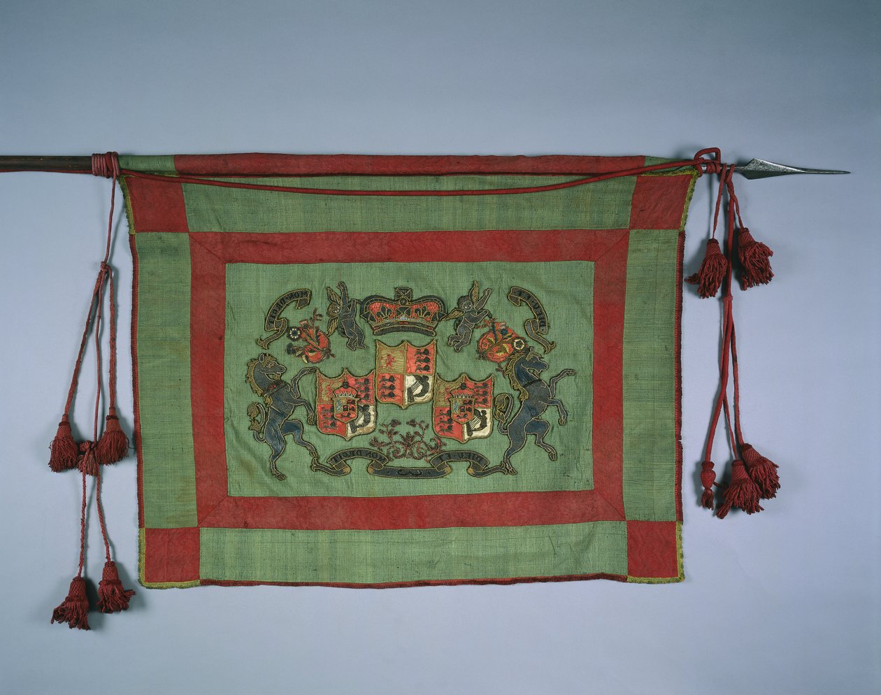 Banner with Royal Coat of Arms of Great Britain by Unbekannt