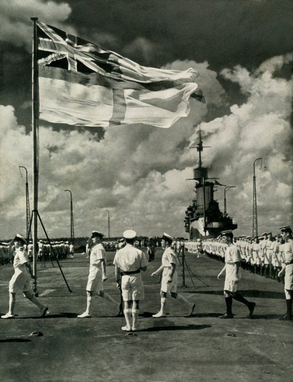 British sailors on the deck of an aircraft carrier, Second World War by Unbekannt