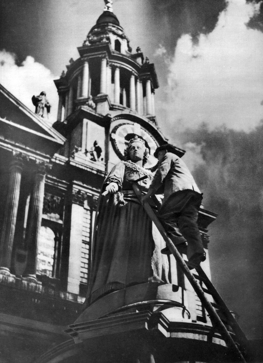 Cleaning the Statue of Queen Anne as Part of King George V