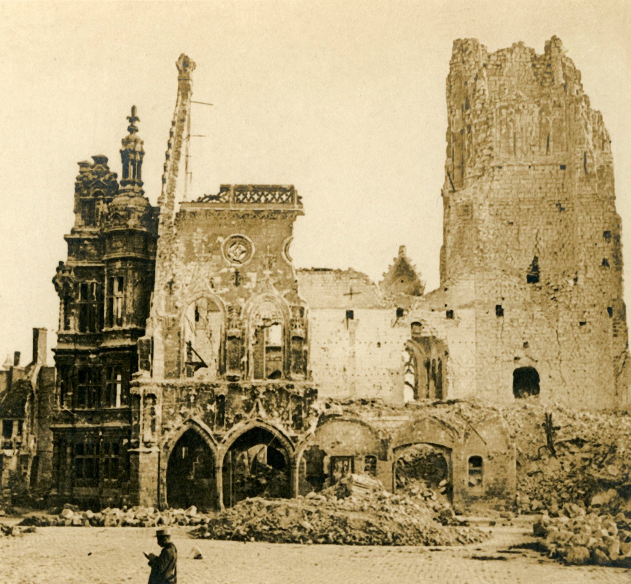 Clock Tower and Hôtel de Ville, Arras, northern France by Unbekannt
