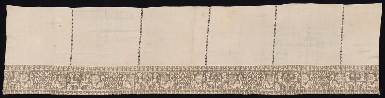Cloth with Border of Peacocks and Vegetation, 17th-18th century by Unbekannt