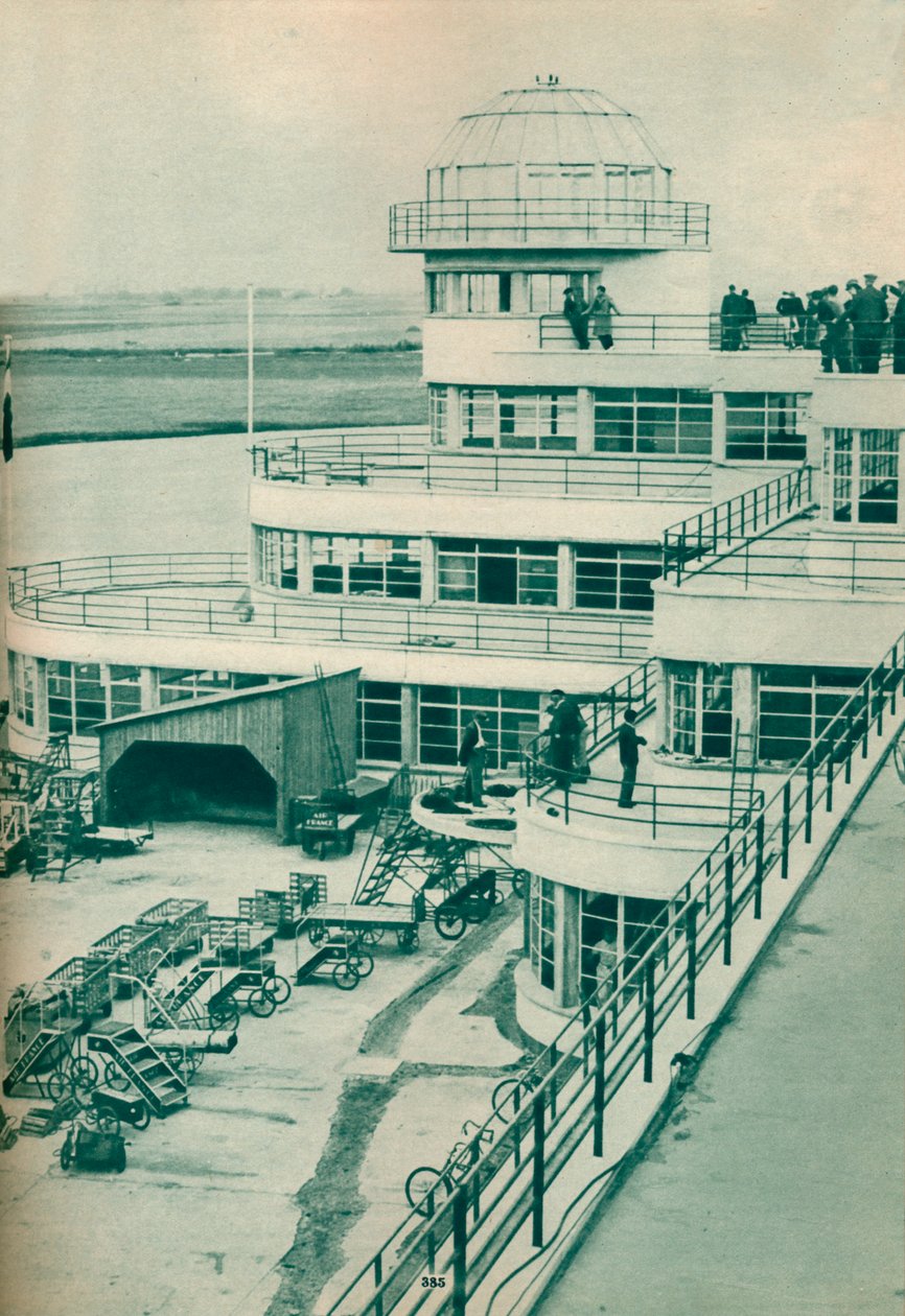 Control Tower at Le Bourget Airport, Paris by Unbekannt