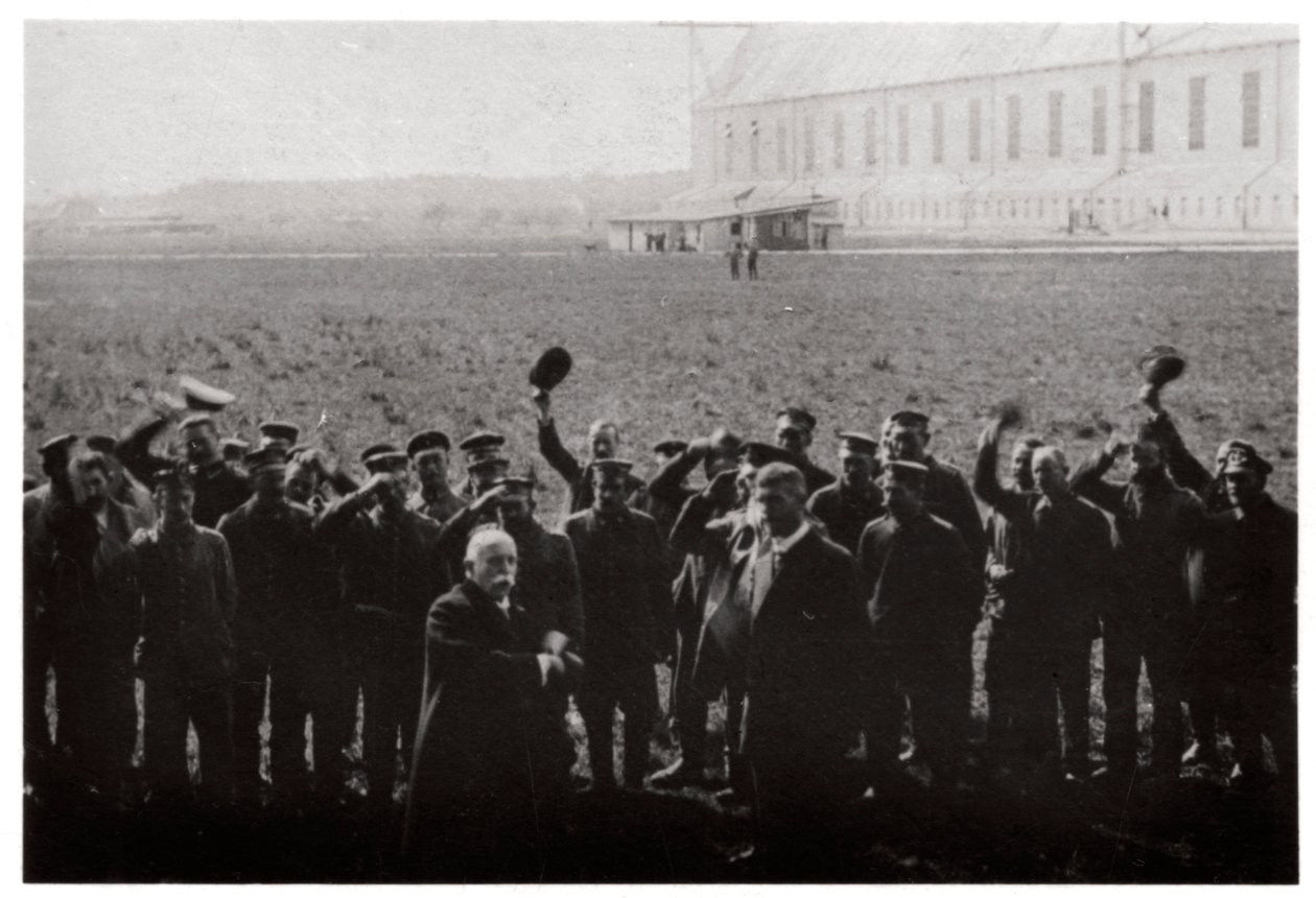 Count Zeppelin saluted by members of the naval airship fleet, Germany by Unbekannt