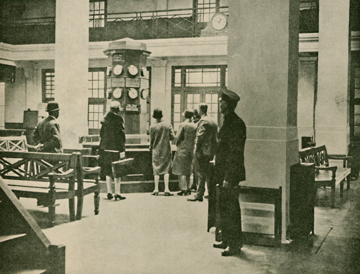 Entrance Hall, London Air Station, 1927 by Unbekannt